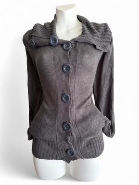 Women’s Gray Button-Up Knit Cardigan with Fold-Over Collar